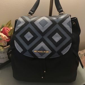 Michael Kors Riley Large Leather Backpack - New